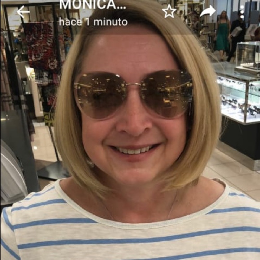 Meet your Posher, Monica